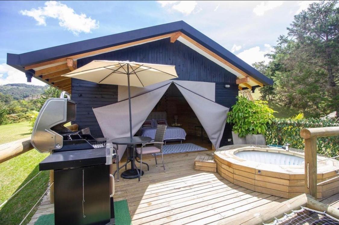 Bleu Hills Glamping Llanogrande Hotell Rionegro Exteriör bild